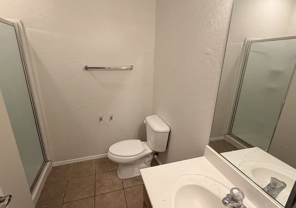 1st image of 43531 W Oster Dr