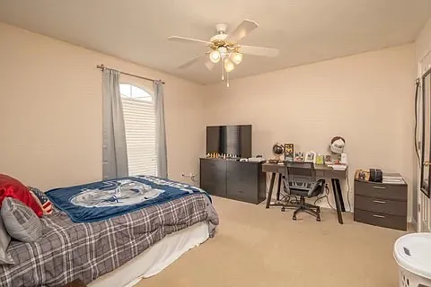 923 Saint Andrews Ln — Photo 10