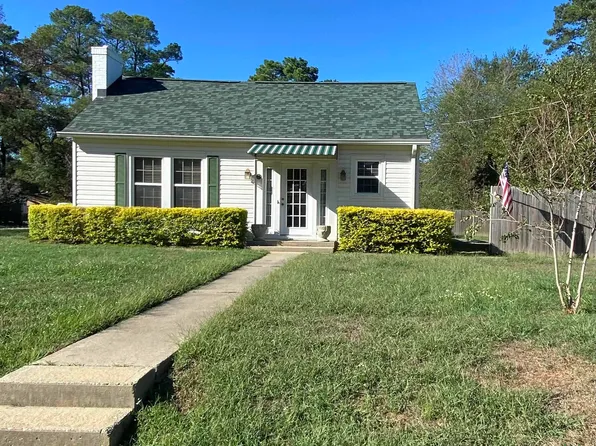 140 W Pollard St, Carthage, TX 75633