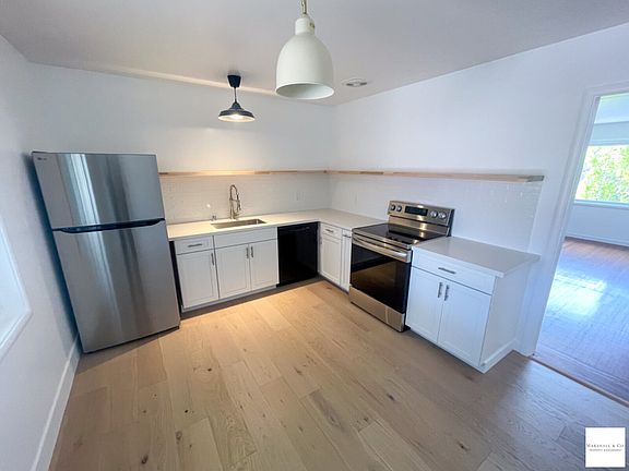 2nd image of 40 Ross Ave APT 2