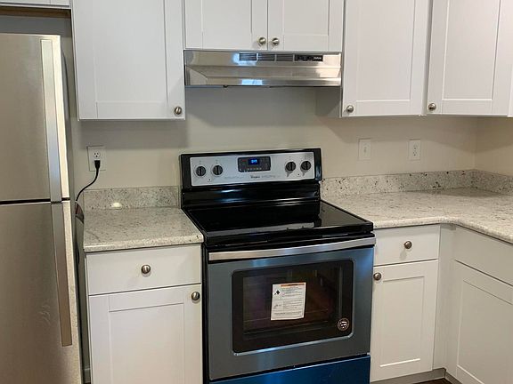 2nd image of 7 Bennington Ln #B