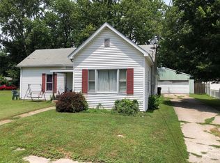 223 E North St, Staunton, IL 62088