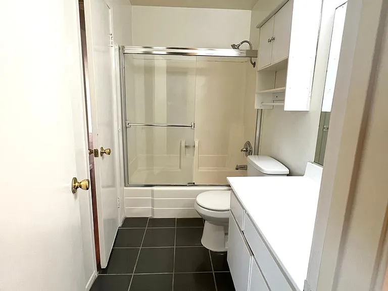 319 Josie Cir — Photo 10