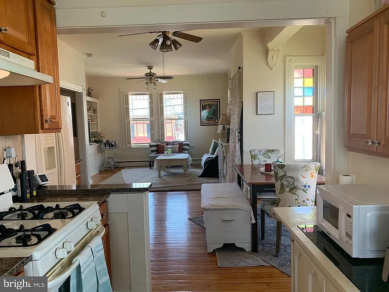 256 Radcliffe St — Photo 5