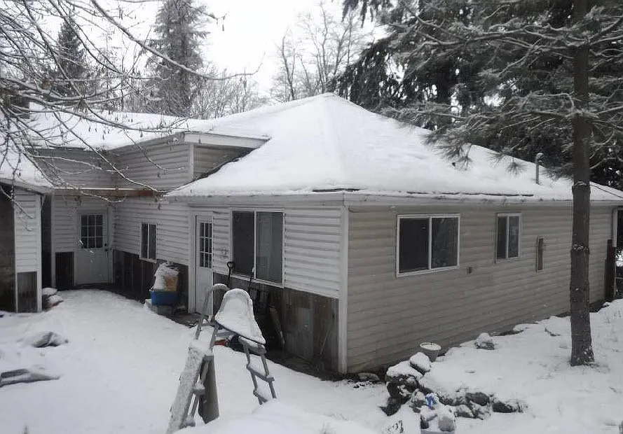 Photo 1 of 9 - 303 S Mill St #2 - Colfax, WA Primary Photo - 303 S Mill St #2
