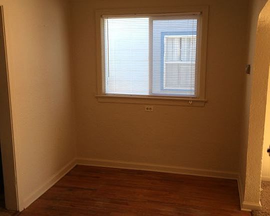 3rd image of 617 Burlington Ave