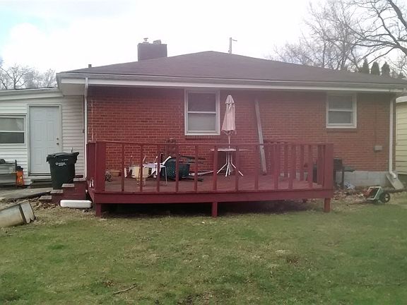 2nd image of 832 Waveland Ave