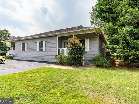3rd image of 17222 Crab Pot Ln