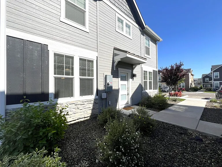 10744 W Brownstone Ln — Photo 3