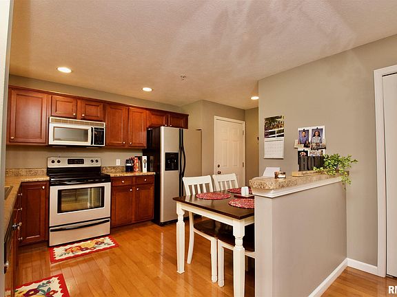 2nd image of 4523 N Tallgrass Ln