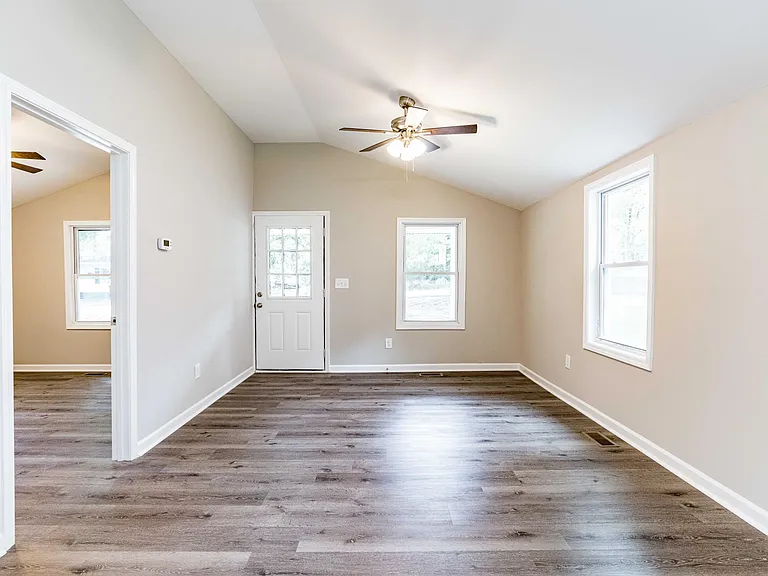 410 Longfellow St — Photo 10