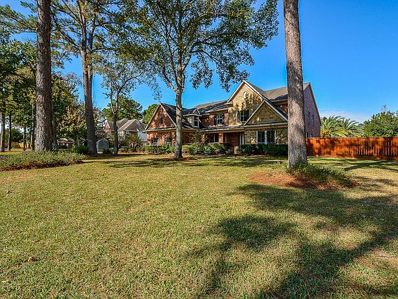3rd image of 17414 W Summer Rose Ct