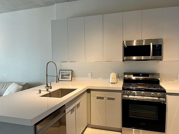 2nd image of 353 Bonneville Ave #441