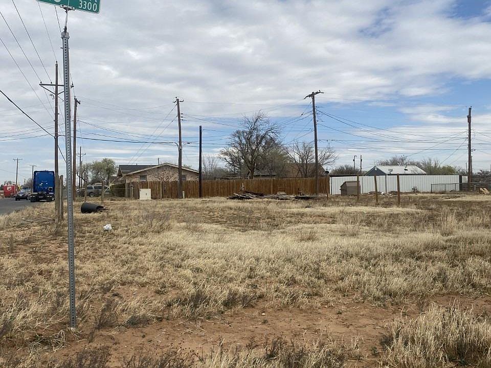 2nd image of 3301 E 15th Pl