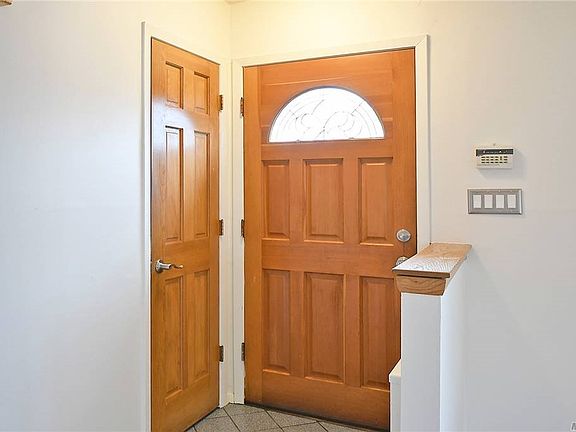 3rd image of 120 Rose St