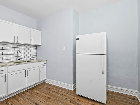 5th image of 7110-7118 S East End Ave #7112-2B
