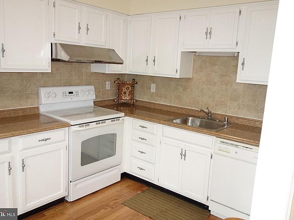 5th image of 30 Winslow Park Dr