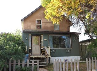 812 Cartier Ave, Moose Jaw, SK S6H1M1