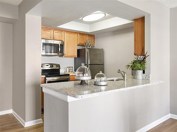 2nd image of 1425 S Eads St #4571227