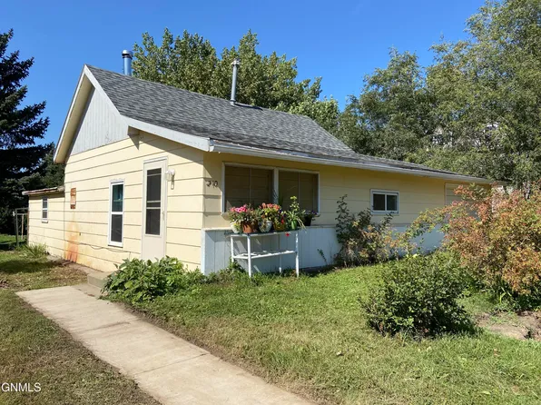 210 S 6th St, New Salem, ND 58563