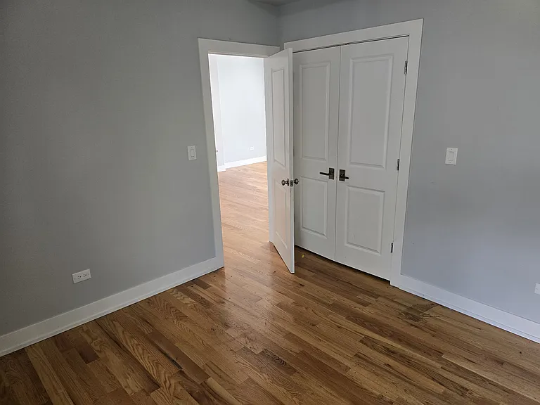 1742 W 66th St — Photo 10