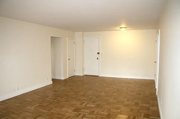 Rented by Michael K Namm Associates | media 6