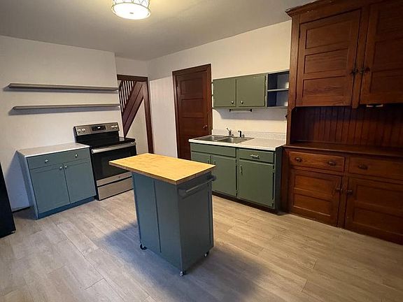 5th image of 209 Harvey Ave
