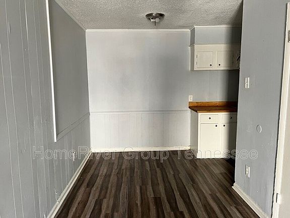 4th image of 1058 Poplar Ave APT 9