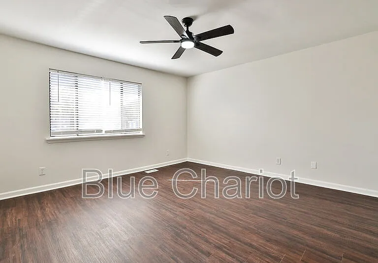 1000 Fargo St #E3 — Photo 22