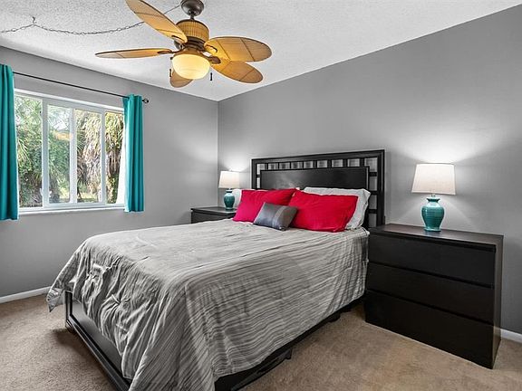 4th image of 1586 70th St N #1586
