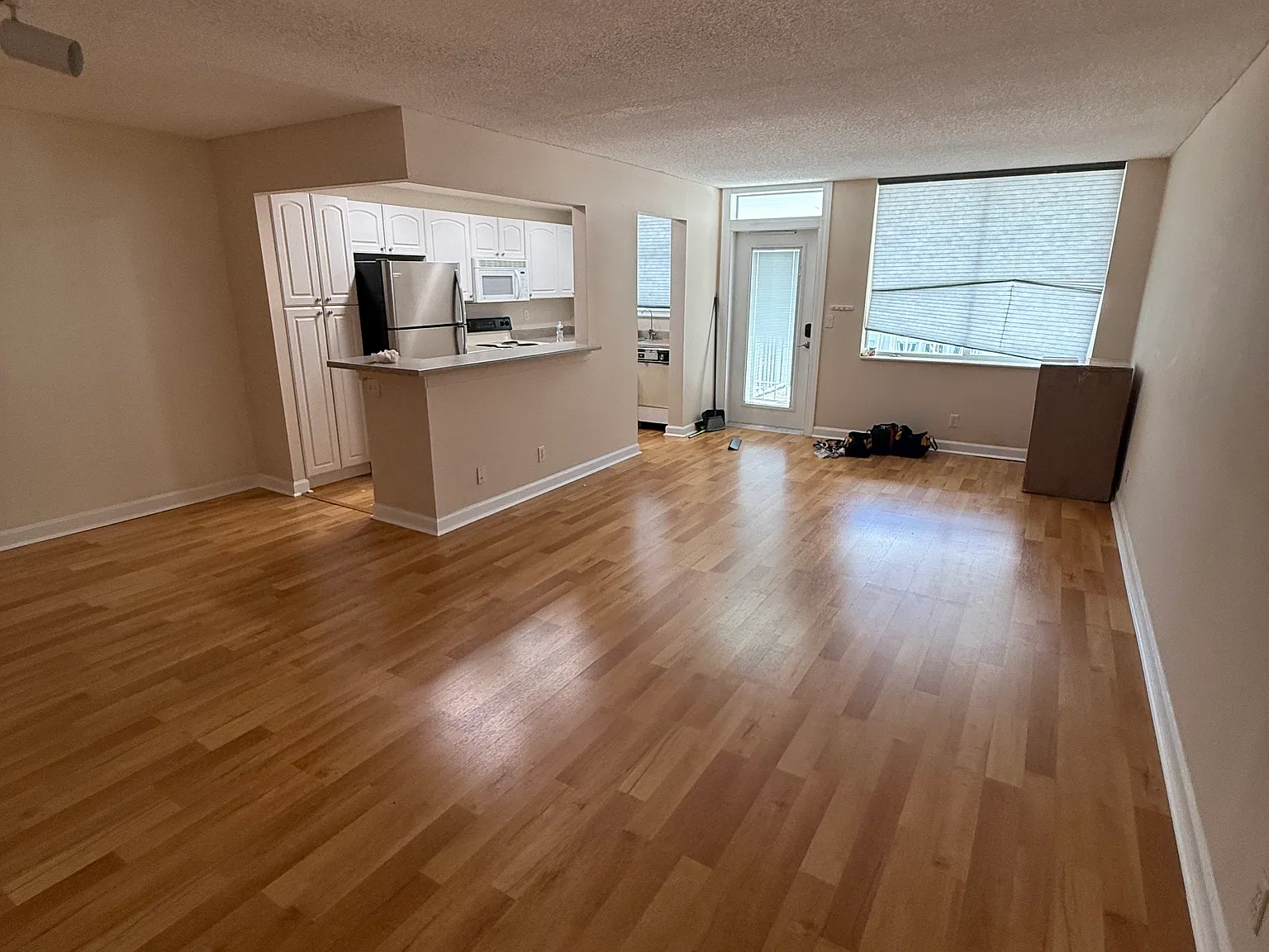 1 bed, 720 sqft, $2,100 — Photo 3