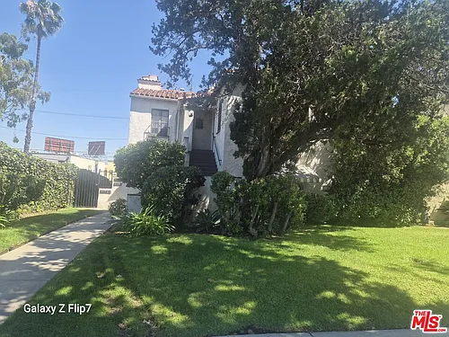 4424 S Victoria Ave Photo 1