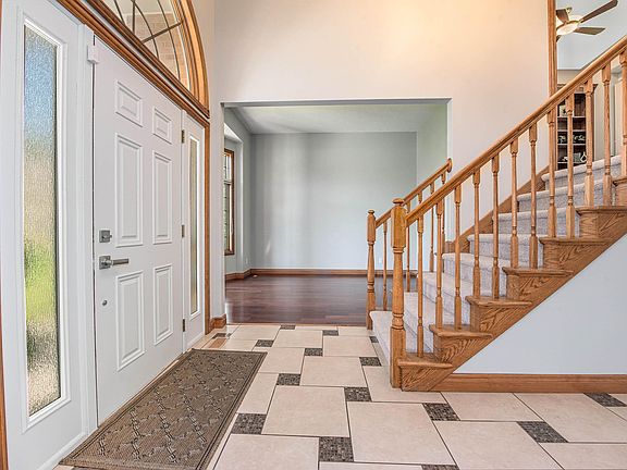 3rd image of 7840 Shepherds Glen Ct