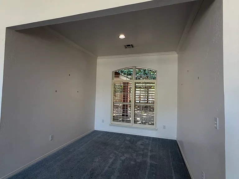 Chelsea Dr — Photo 4