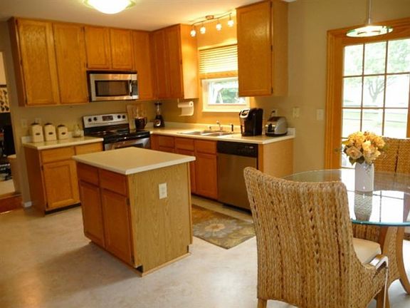 5th image of 5037 Clovercrest Ct