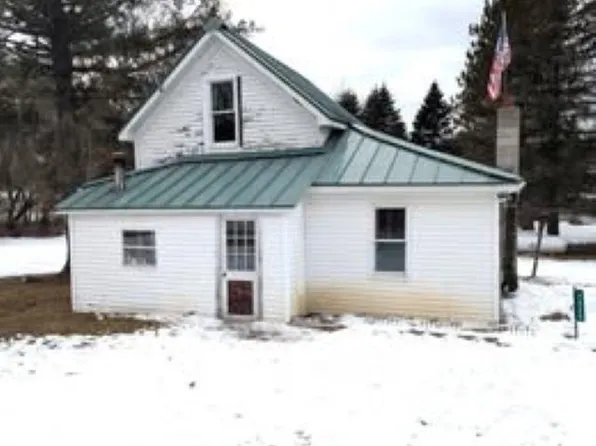 2824 Rhodes Rd, Rhodes, MI 48652