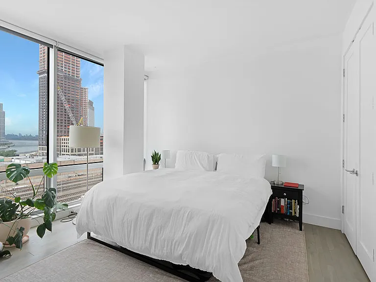 5-19 Borden Ave #6-F — Photo 6