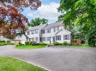 138 Forest St #2, New Canaan, CT 06840