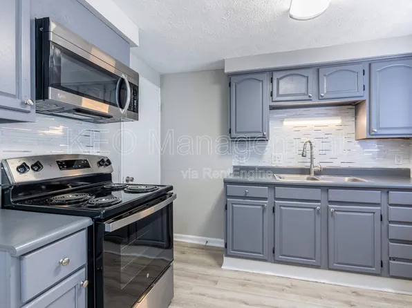 1053 Wilmington Ave #8, Dayton, OH 45420