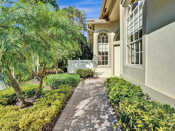 5th image of 6417 San Michel Way #6417