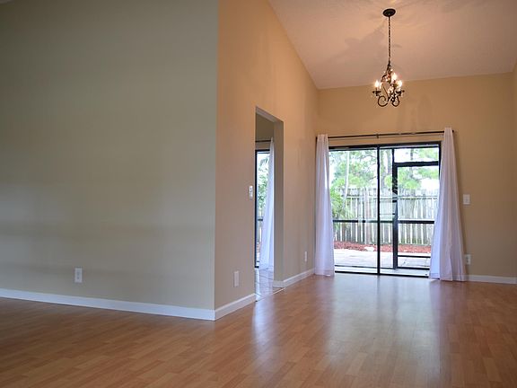 3rd image of 103 Lakewood Dr