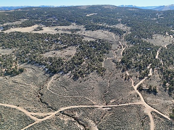 2nd image of 41 N Hatch Knife Rd