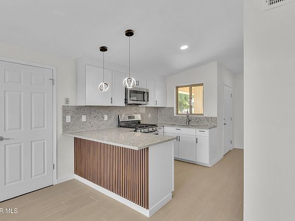 5th image of 10400 Lambda Dr