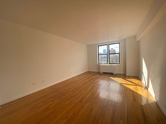 5th image of 23-35 Broadway #5O