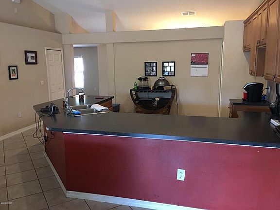 4th image of 1060 Gage Ave