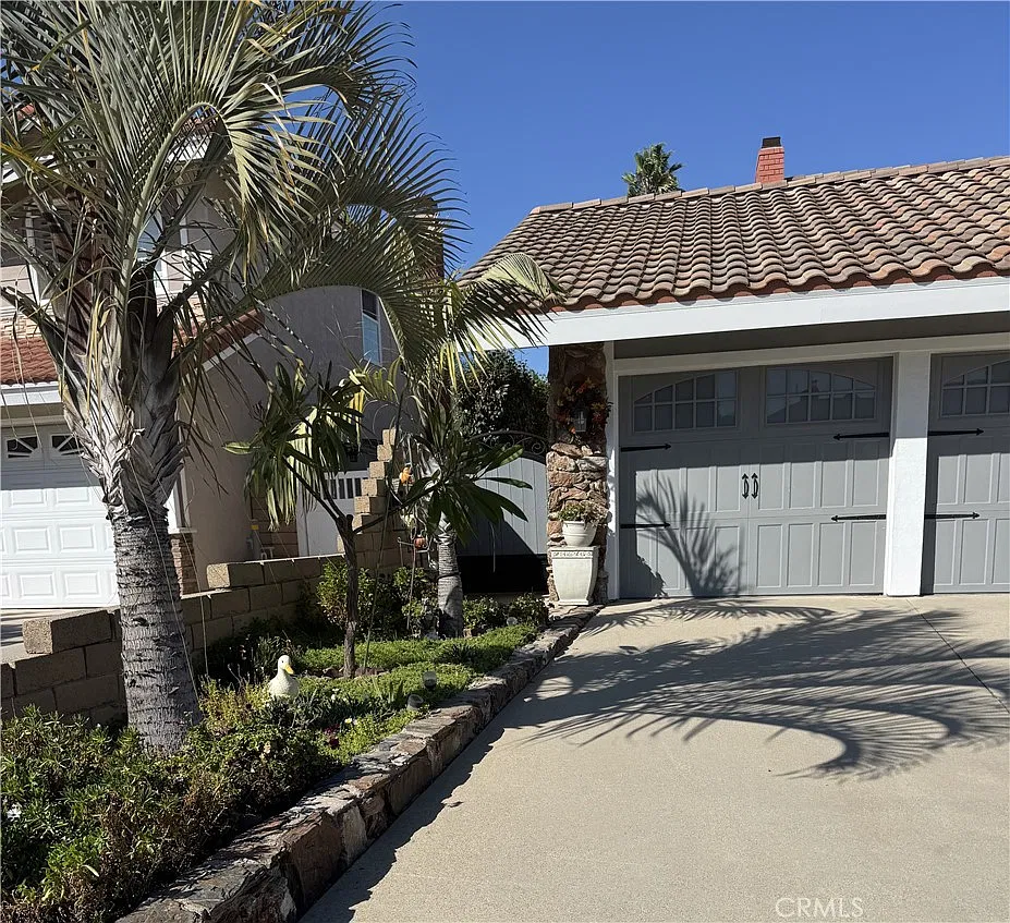 1 bed, 300 sqft, $2,100 — Photo 1