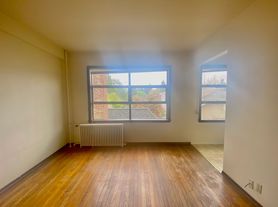 Montlake Apartments
