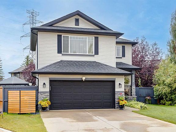 2nd image of 172 NW Oakmere Way