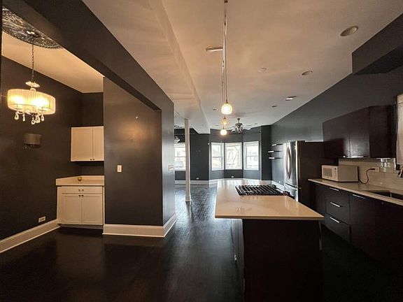 5th image of 1656 N Richmond St #2