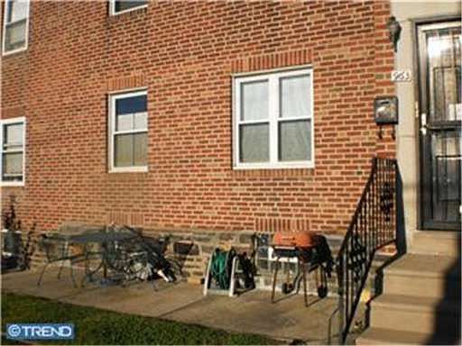 2nd image of 963 E Godfrey Ave